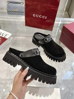 GUCCI Slides & Slippers Suede-Leather (Black) EU36-42 B30202606031303109