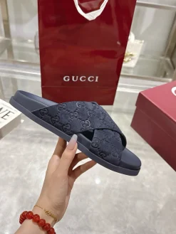 GUCCI Slides & Slippers Suede (Navy) EU36-47 A7020260603104089