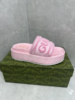 GUCCI Slides & Slippers Textile (Pink-White) EU36-44 B10202606031313109