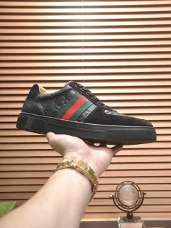 GUCCI Sneakers & Trainers Leather-Suede (Black-Red-Green) EU38-45 B10202606031372109