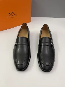 Alternative view of HERMES Flats & Loafers Leather (Black) EU38-46 D30202606031384169