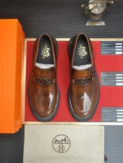 Alternative view of HERMES Flats & Loafers Leather (Brown-Black) EU38-45 C50202606031391149