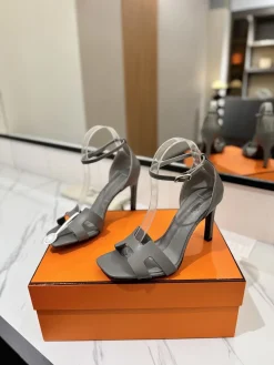 Alternative view of HERMES Pumps & Heels Leather (Grey) EU35-40 C00202606031406129