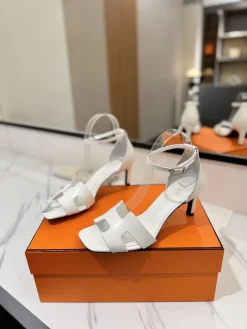 Alternative view of HERMES Pumps & Heels Leather (White) EU35-40 C00202606031416129