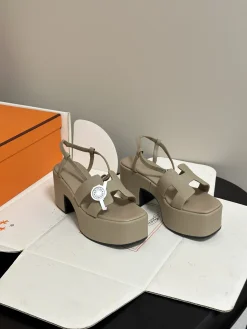 Alternative view of HERMES Sandals & Mules Leather (Beige-Black) EU35-39 C70202606031442149