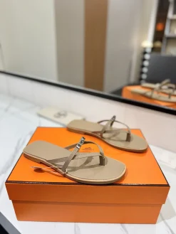 Alternative view of HERMES Sandals & Mules Leather (Beige) EU35-40 B60202606031441119