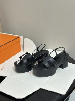 HERMES Sandals & Mules Leather (Black) EU35-39 C70202606031444149