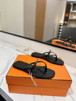 Alternative view of HERMES Sandals & Mules Leather (Black) EU35-40 B60202606031434119