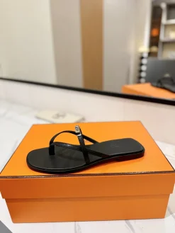 HERMES Sandals & Mules Leather (Black) EU35-40 B60202606031445119