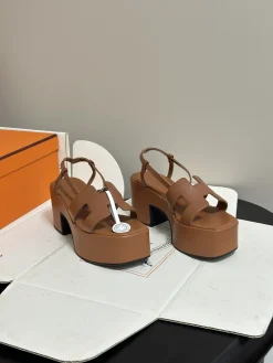 Alternative view of HERMES Sandals & Mules Leather (Brown-Black) EU35-39 C70202606031454149