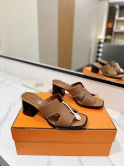 Alternative view of HERMES Sandals & Mules Leather (Brown-Black) EU35-40 B80202606031455129