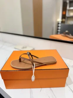 HERMES Sandals & Mules Leather (Brown) EU35-40 B60202606031449119