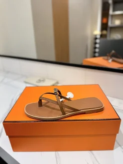 HERMES Sandals & Mules Leather (Brown) EU35-40 B60202606031450119