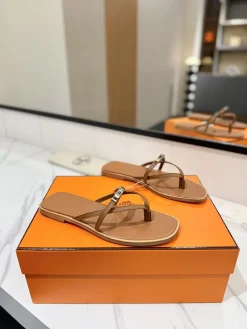 Alternative view of HERMES Sandals & Mules Leather (Brown) EU35-40 B60202606031450119