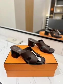 Alternative view of HERMES Sandals & Mules Leather (Brown) EU35-40 B80202606031431129