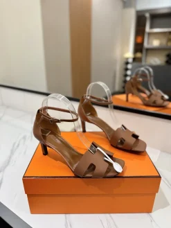 HERMES Sandals & Mules Leather (Brown) EU35-40 C00202606031425129