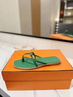 HERMES Sandals & Mules Leather (Green) EU35-40 B60202606031429119