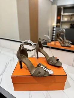 HERMES Sandals & Mules Leather (Khaki) EU35-40 C00202606031452129