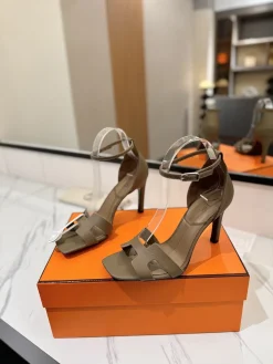 Alternative view of HERMES Sandals & Mules Leather (Khaki) EU35-40 C00202606031452129