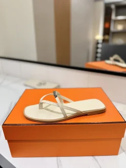 HERMES Sandals & Mules Leather (White) EU35-40 B60202606031433119