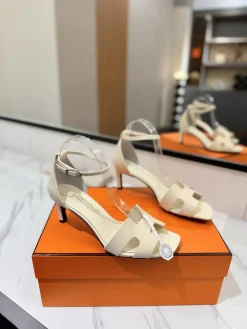 HERMES Sandals & Mules Leather (White) EU35-40 C00202606031438129