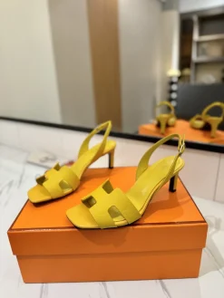 Alternative view of HERMES Sandals & Mules Leather (Yellow) EU35-40 B90202606033243129