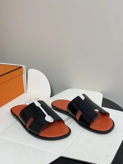Alternative view of HERMES Slides & Slippers Crocodile Leather (Black-Orange) EU39-45 C40202606031517139