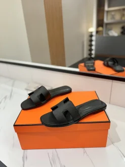 Alternative view of HERMES Slides & Slippers Leather (Black) EU35-40 B0020260603153299
