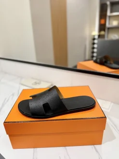 HERMES Slides & Slippers Leather (Black) EU39-44 B50202606031536119