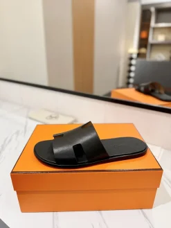 HERMES Slides & Slippers Leather (Black) EU39-44 B50202606031537119
