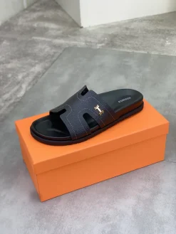 HERMES Slides & Slippers Leather (Black) EU39-45 A5020260603154189