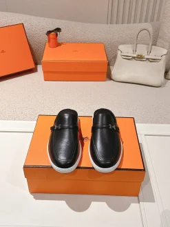 Alternative view of HERMES Slides & Slippers Leather (Black-White) EU35-45 B51202606031545119