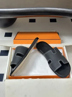 HERMES Slides & Slippers Leather (Black-White) EU39-45 C40202606031539139