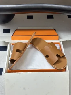 HERMES Slides & Slippers Leather (Brown) EU39-45 C40202606031559139