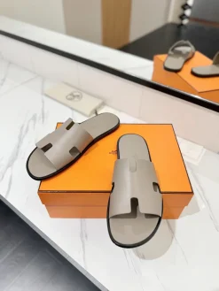 Alternative view of HERMES Slides & Slippers Leather (Gray-Black) EU39-44 B50202606031570119