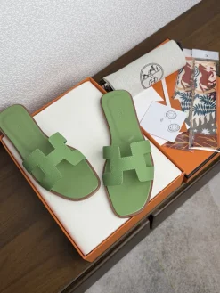 Alternative view of HERMES Slides & Slippers Leather (Green) EU35-43 B0020260603156899