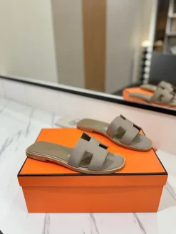 HERMES Slides & Slippers Leather (Grey) EU35-40 B0020260603156499