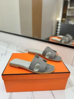 HERMES Slides & Slippers Leather (Grey) EU35-40 B0020260603156999
