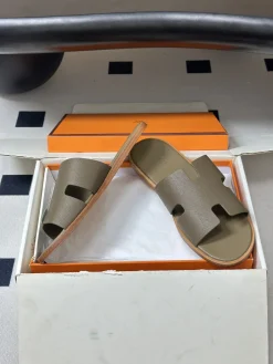 HERMES Slides & Slippers Leather (Khaki) EU39-45 C40202606031574139