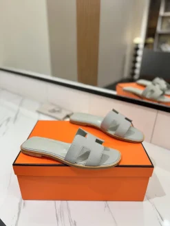 HERMES Slides & Slippers Leather (Light Blue) EU35-40 B0020260603157599