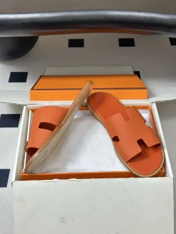 HERMES Slides & Slippers Leather (Orange) EU39-45 C40202606031580139