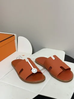 Alternative view of HERMES Slides & Slippers Leather (Orange) EU39-45 C40202606031580139