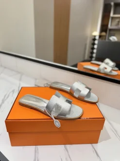 HERMES Slides & Slippers Leather (Silver) EU35-40 B0020260603159899