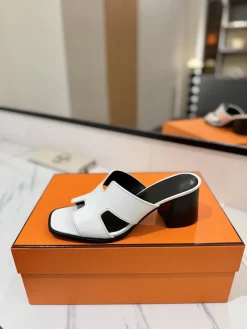 HERMES Slides & Slippers Leather (White-Black) EU35-40 B80202606031586129
