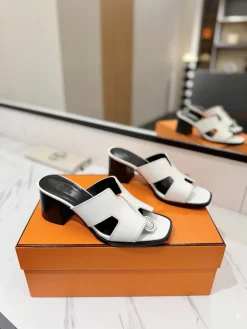 Alternative view of HERMES Slides & Slippers Leather (White-Black) EU35-40 B80202606031586129