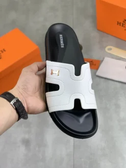 Alternative view of HERMES Slides & Slippers Leather (White-Black) EU39-45 A5020260603158989