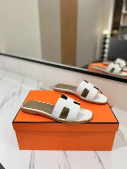 HERMES Slides & Slippers Leather (White-Brown) EU35-40 B0020260603159199