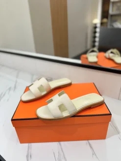 Alternative view of HERMES Slides & Slippers Leather (White) EU35-40 B0020260603160899