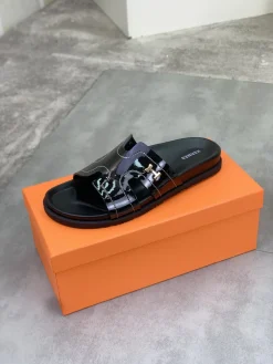 HERMES Slides & Slippers Patent Leather (Black-Gold) EU39-45 A5020260603160089
