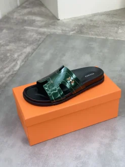HERMES Slides & Slippers Patent Leather (Green-Black) EU39-45 A5020260603160189